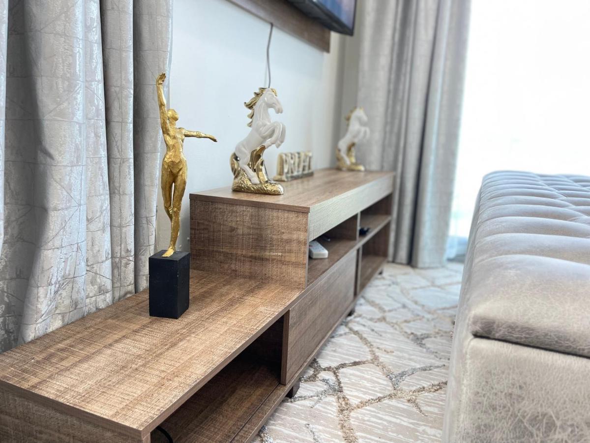 Private Gorgeous With Marina View With Shared Kitchen In Shared * Dubai