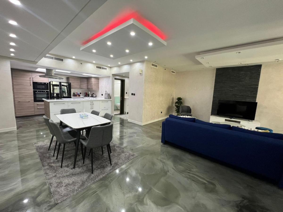 Beautiful And Cozy 2 Bedroom In The Heart Of Downtown