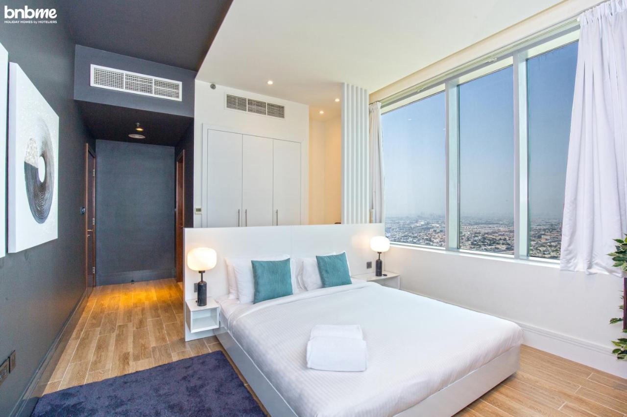 Apartament Bnbme - Waterfront Expansive Apt With Maid's Room, Poolside Cafe *
