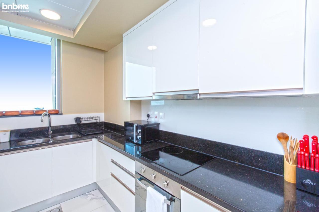 Apartament Bnbme - Waterfront Expansive Apt With Maid's Room, Poolside Cafe
