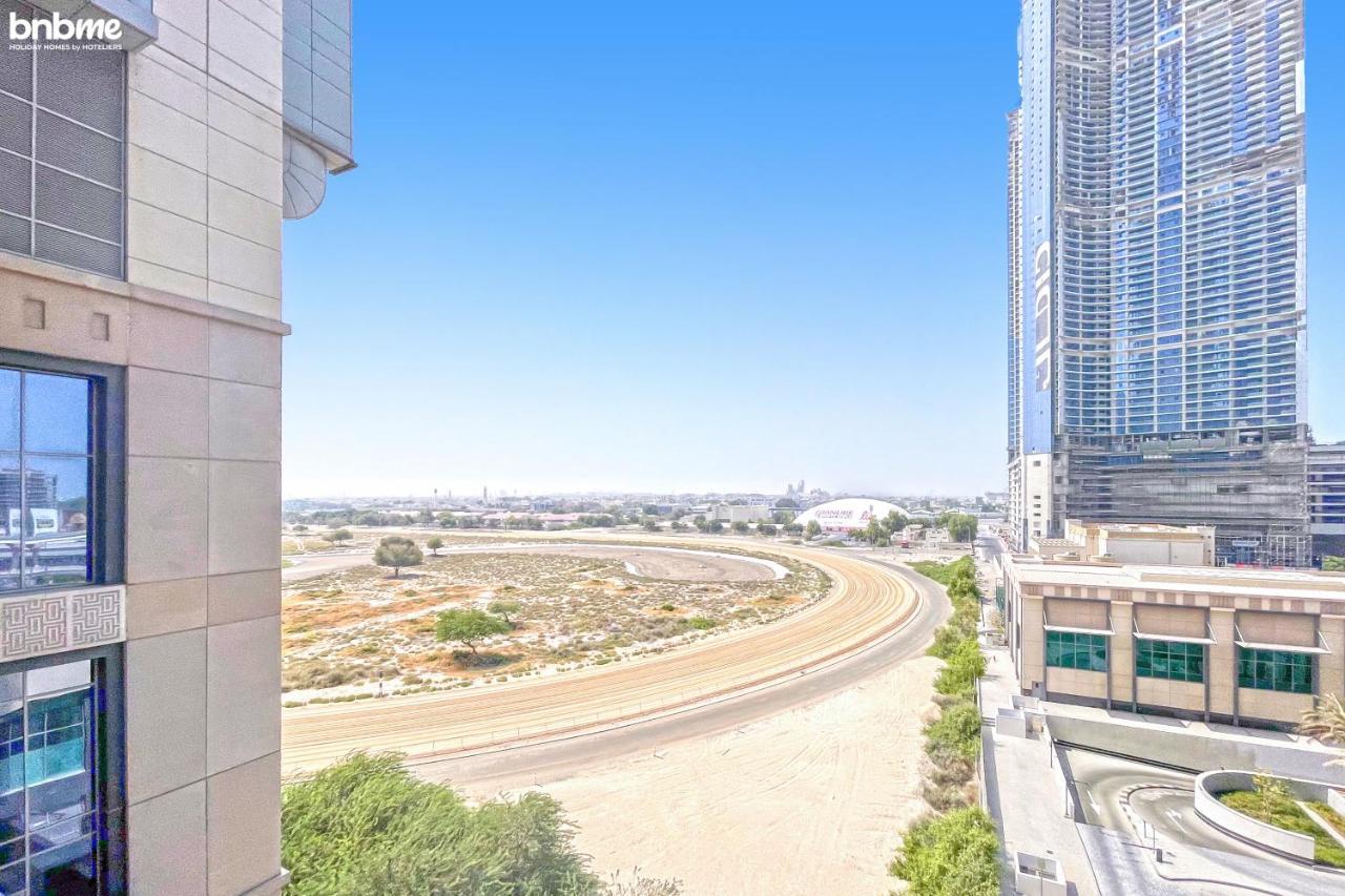 Bnbme - Waterfront Expansive Apt With Maid's Room, Poolside Cafe Apartament