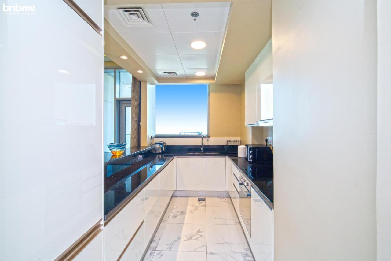 Apartament Bnbme - Waterfront Expansive Apt With Maid's Room, Poolside Cafe Dubai