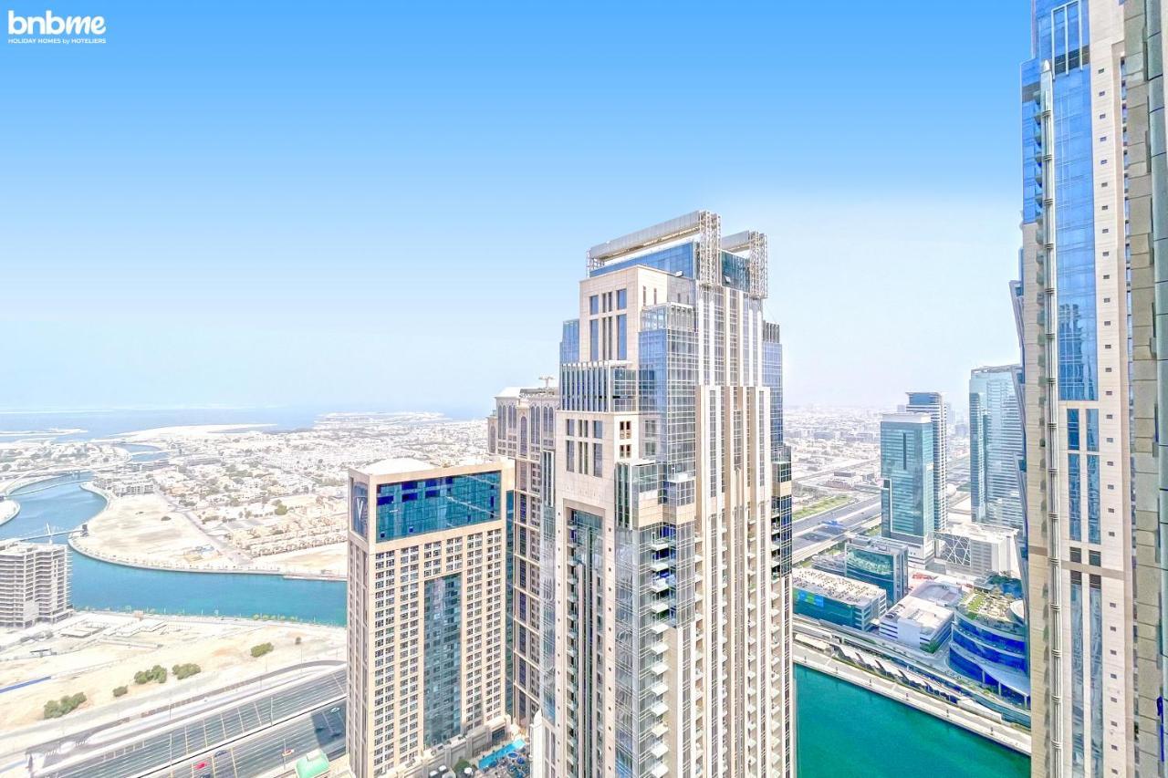 Apartament Bnbme - Waterfront Expansive Apt With Maid's Room, Poolside Cafe *