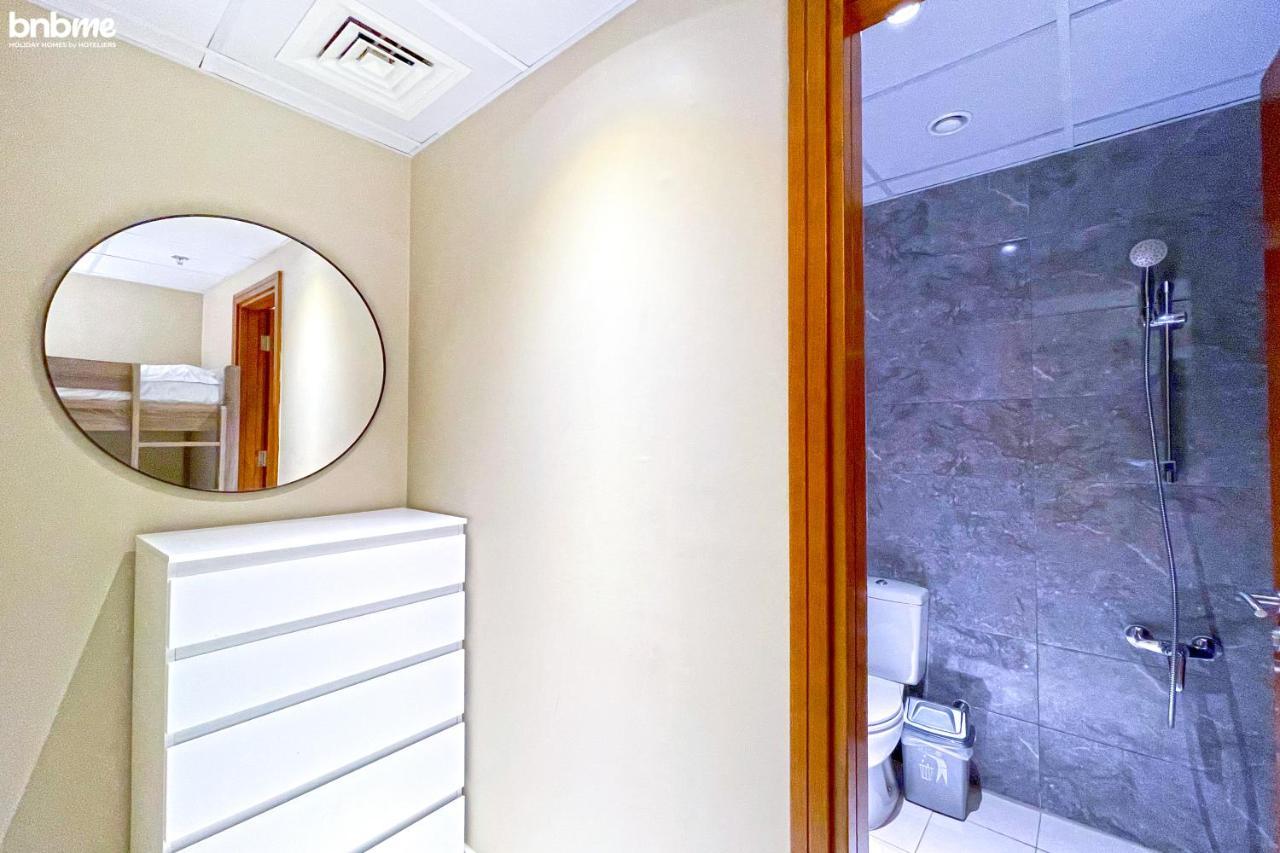 Apartament Bnbme - Waterfront Expansive Apt With Maid's Room, Poolside Cafe