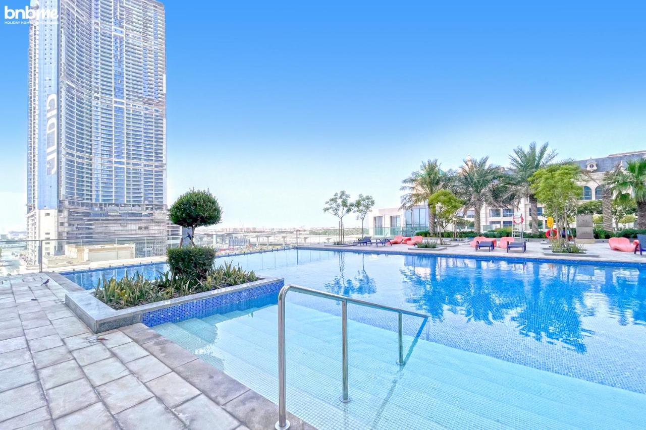 Apartament Bnbme - Waterfront Expansive Apt With Maid's Room, Poolside Cafe *