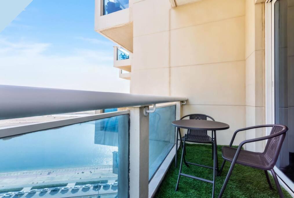 Unique Studio With Jacuzzi Appartement Dubai