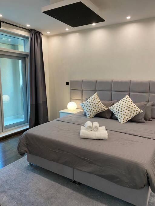 Appartement Beautiful And Cozy 2 Bedroom In The Heart Of Downtown Dubaï
