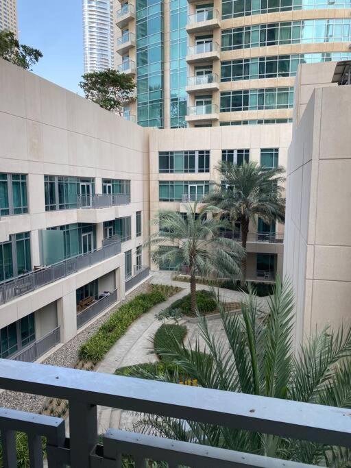 Beautiful And Cozy 2 Bedroom In The Heart Of Downtown Appartement *
