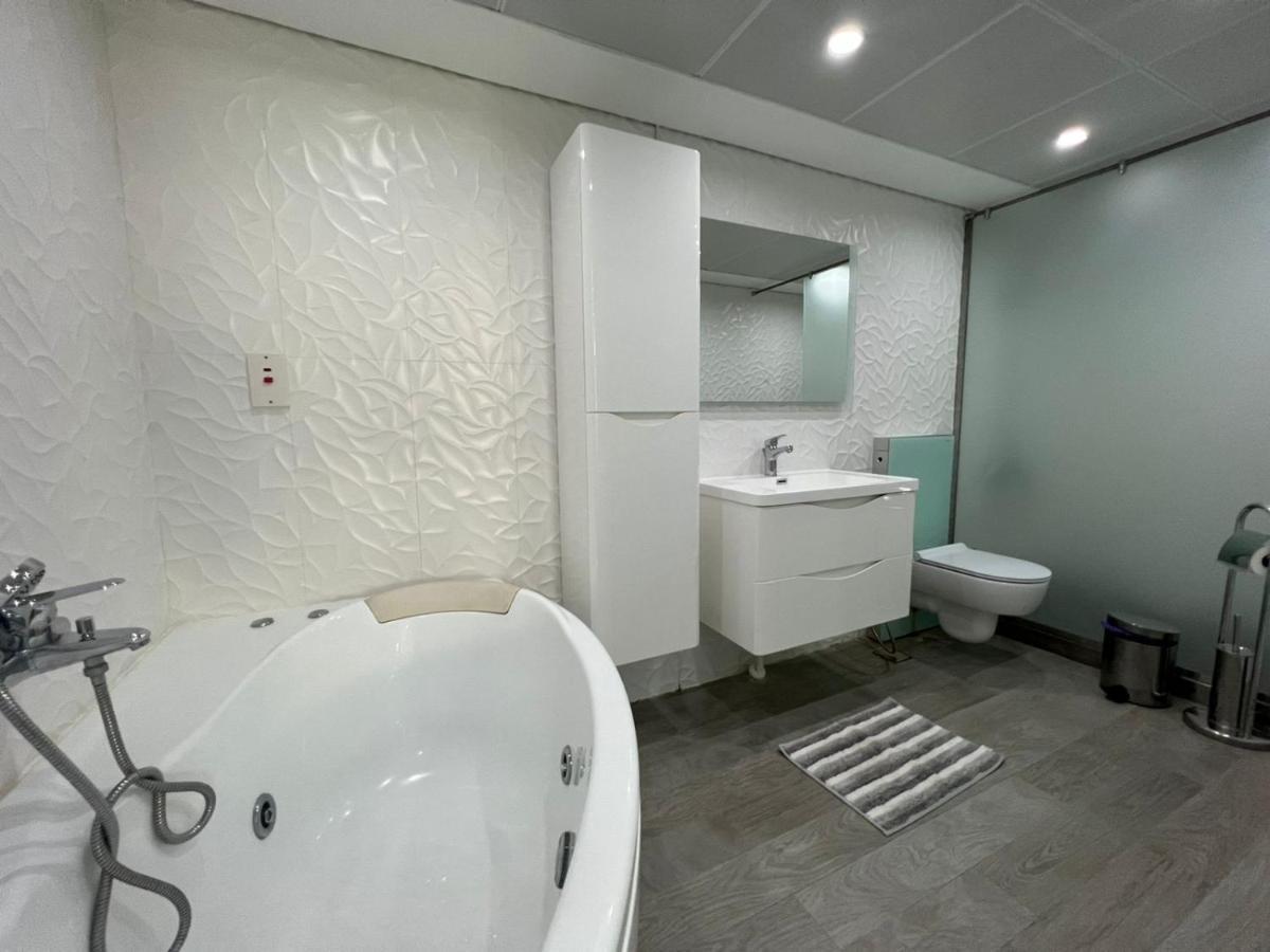 Beautiful And Cozy 2 Bedroom In The Heart Of Downtown