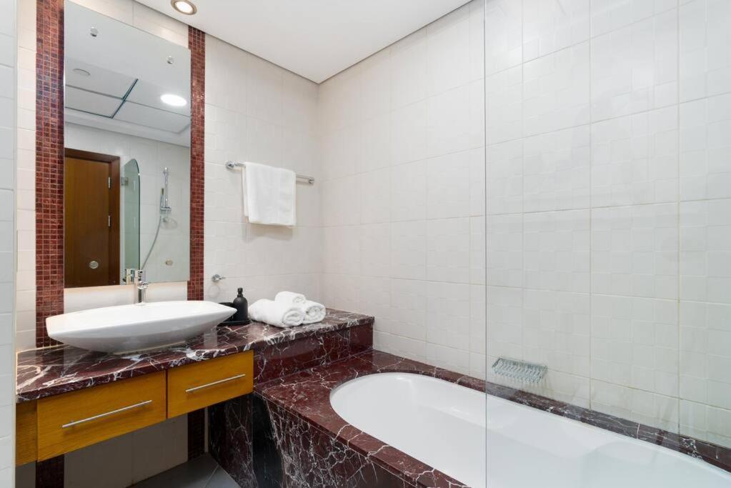 Ultimate 3 Beds Sea And Jbr High Floor Apartment Dubai