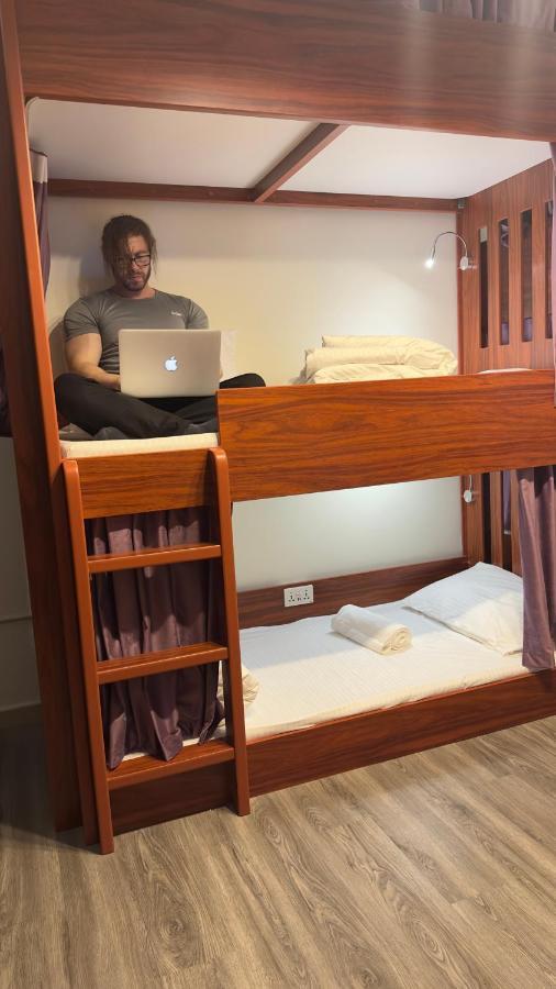 Business Backpackers Jbr Hostal