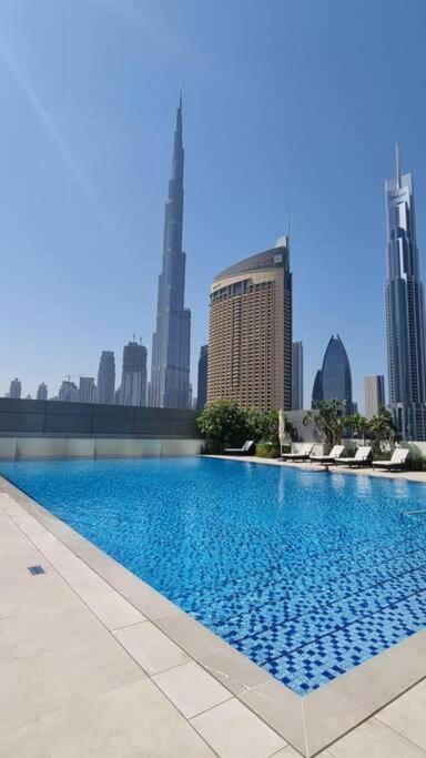 Glamorous Difc Downtown Direct Bridge To Dubaimall Dubai