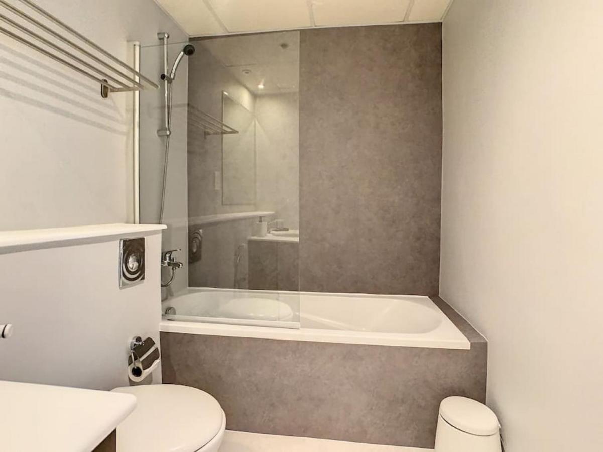 Key View - Marina Quays West Tower Apartment Dubai