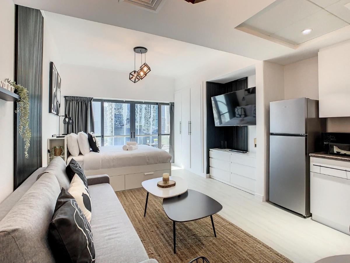 Luxury Modern In Jlt With Amazing View & Rooftop Pool - Sleeps 3 Appartamento