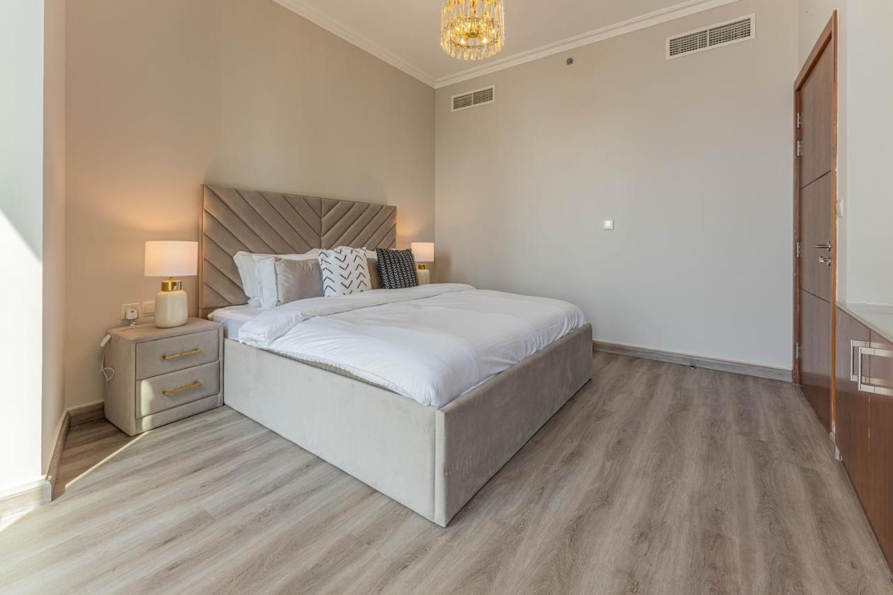 First Class 3br With Full Burj Khalifa And Fountain View Apartment *
