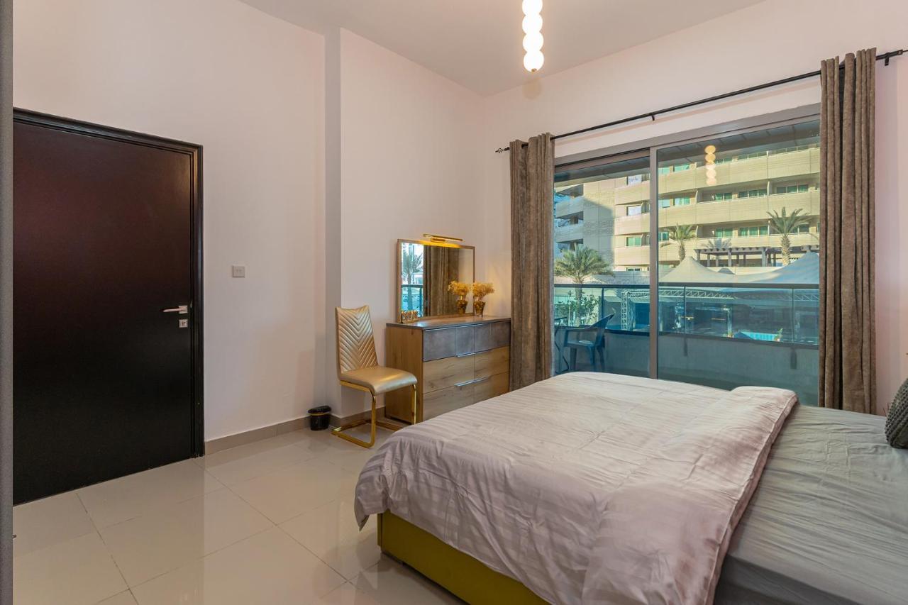 Apartment Cozy 1br In Marina/near By Beach/metro Tram Dubai