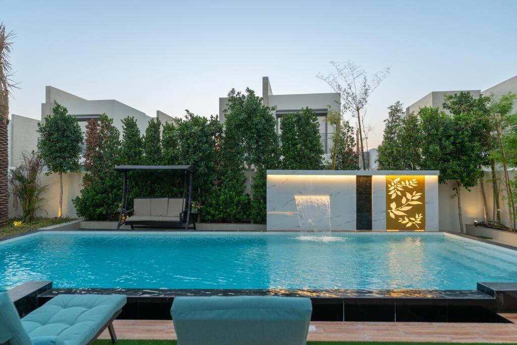 - 3 Bdr With Private Pool - Emaar Golf Links Dubái