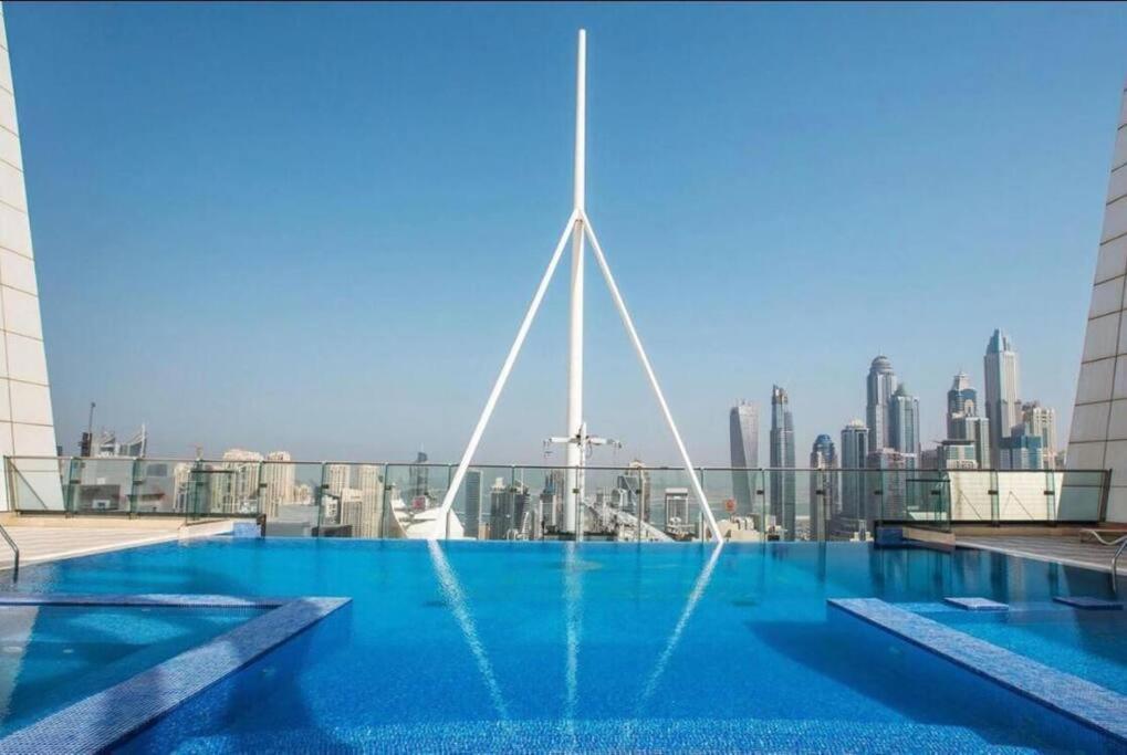 Luxury Modern In Jlt With Amazing View & Rooftop Pool - Sleeps 3 Appartamento Dubai