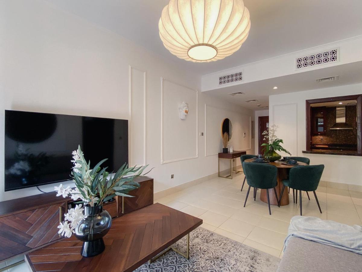 Rare 1-bed Oldtown With Burj Khalifa View Apartment *