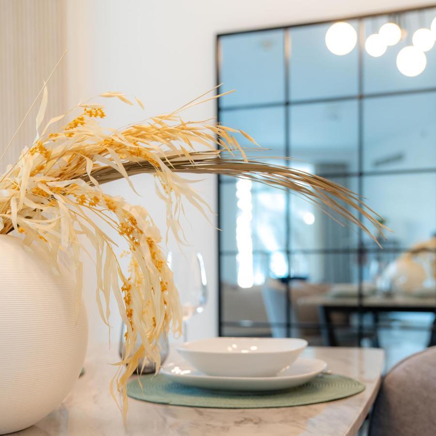 Apartamento Higuests - Elegant With Terrace Minutes From Burj Khalifa