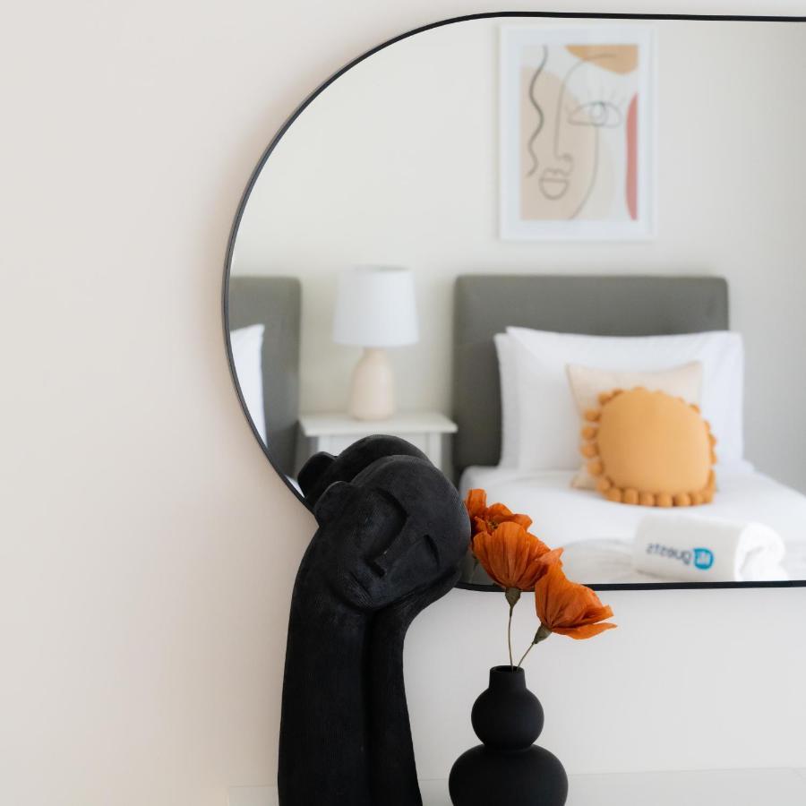 Higuests - Elegant With Terrace Minutes From Burj Khalifa Apartamento Dubái