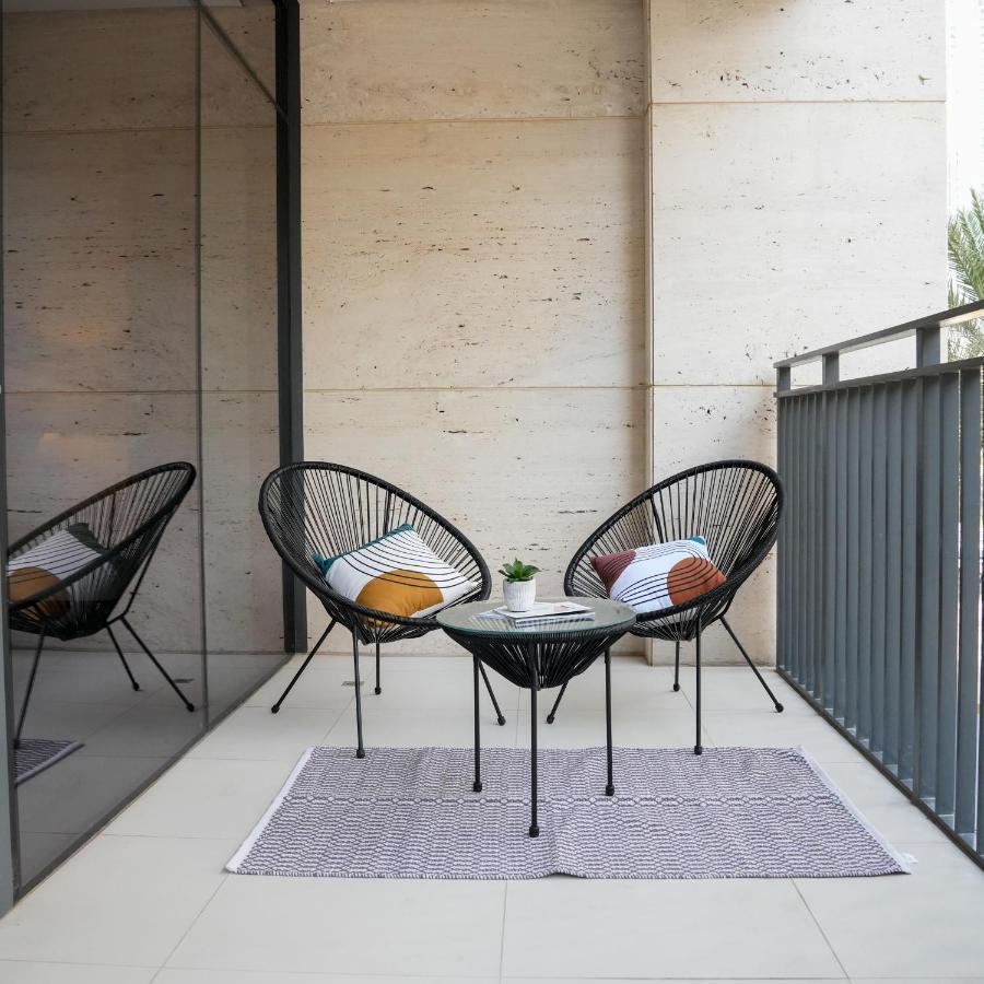 Higuests - Elegant With Terrace Minutes From Burj Khalifa Apartamento Dubái