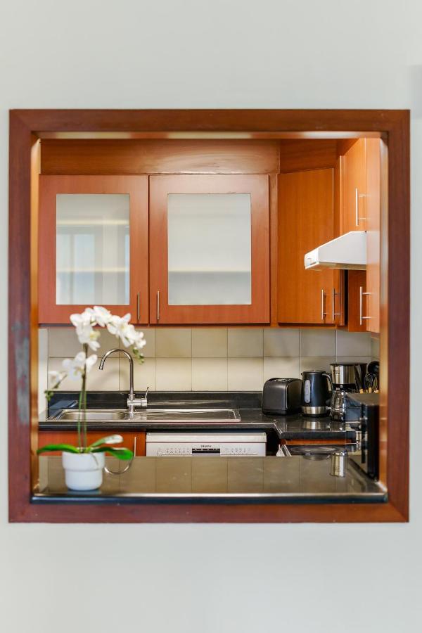 Large Jbr 2br W/ Balcony / Heart Of Marina Apartment