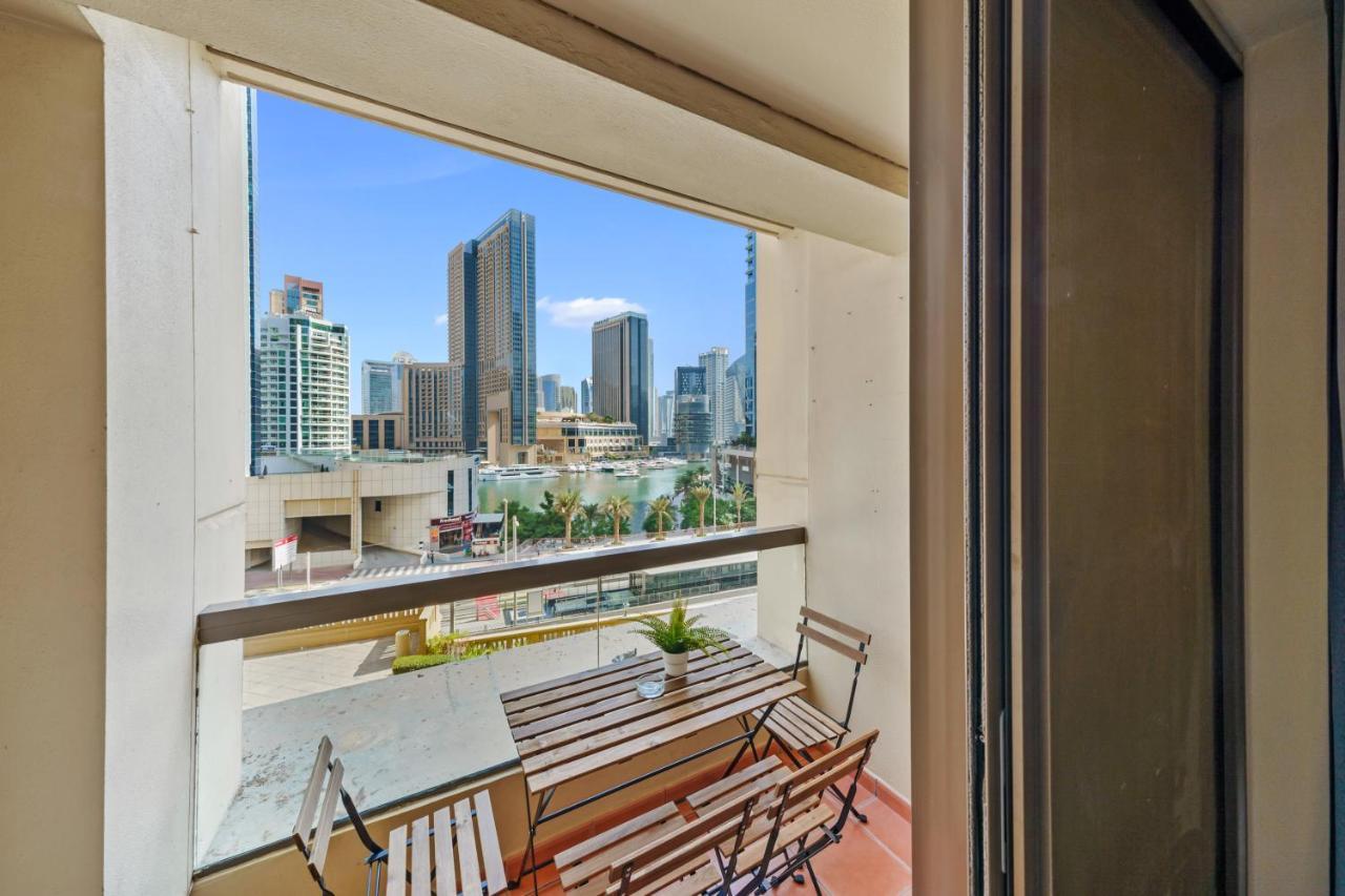 Apartment Large Jbr 2br W/ Balcony / Heart Of Marina Dubai