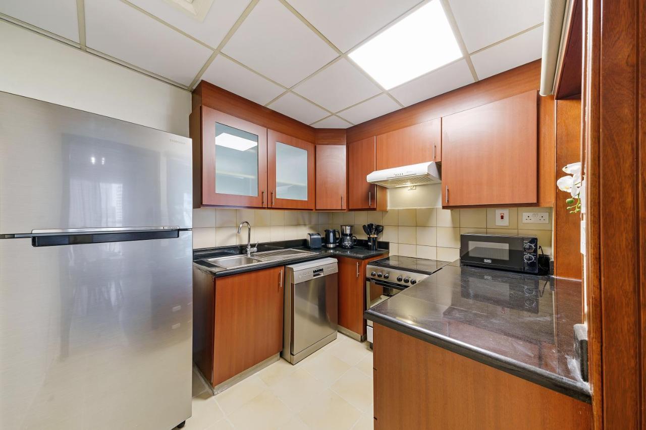 Large Jbr 2br W/ Balcony / Heart Of Marina Dubai