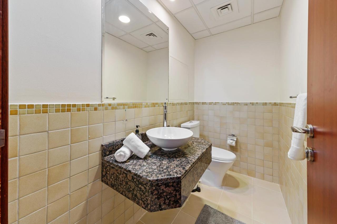 Large Jbr 2br W/ Balcony / Heart Of Marina *