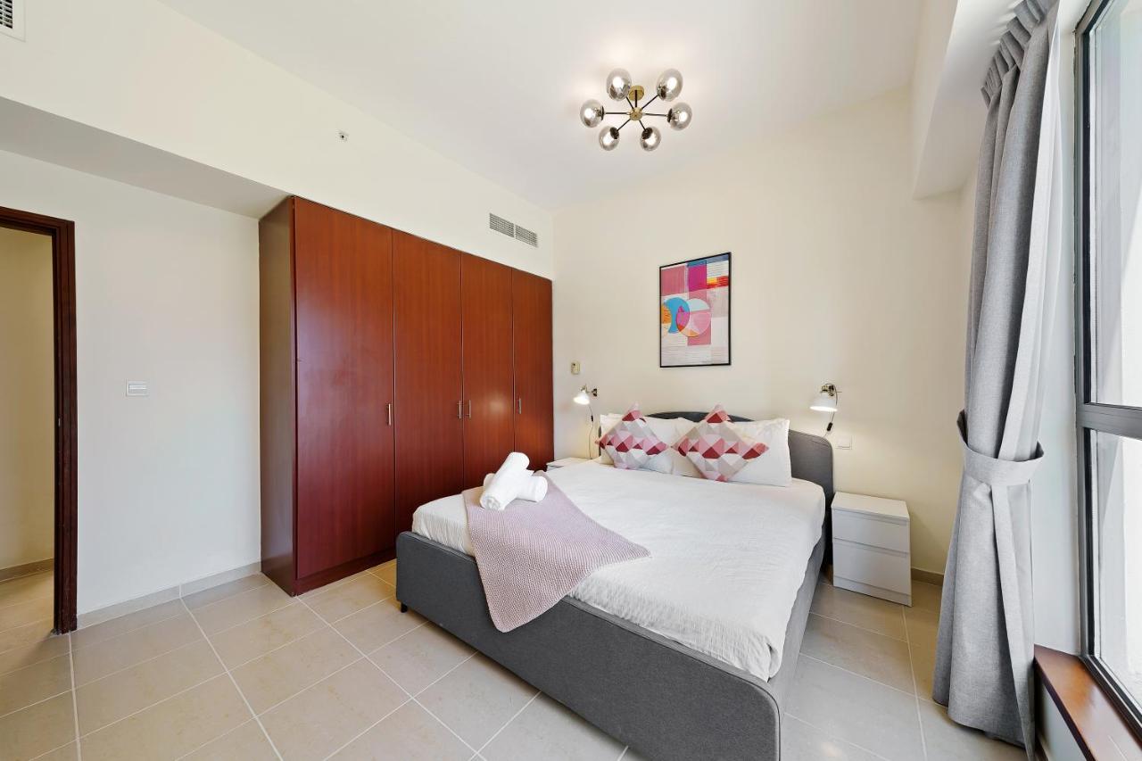 Large Jbr 2br W/ Balcony / Heart Of Marina Apartment