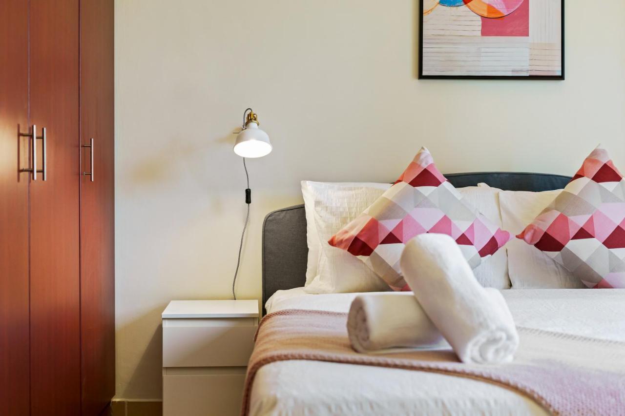Large Jbr 2br W/ Balcony / Heart Of Marina * Dubai