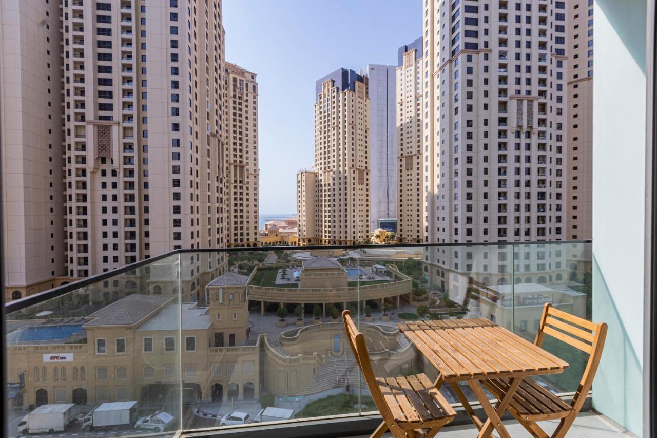 Liv Apartemen Dubai
