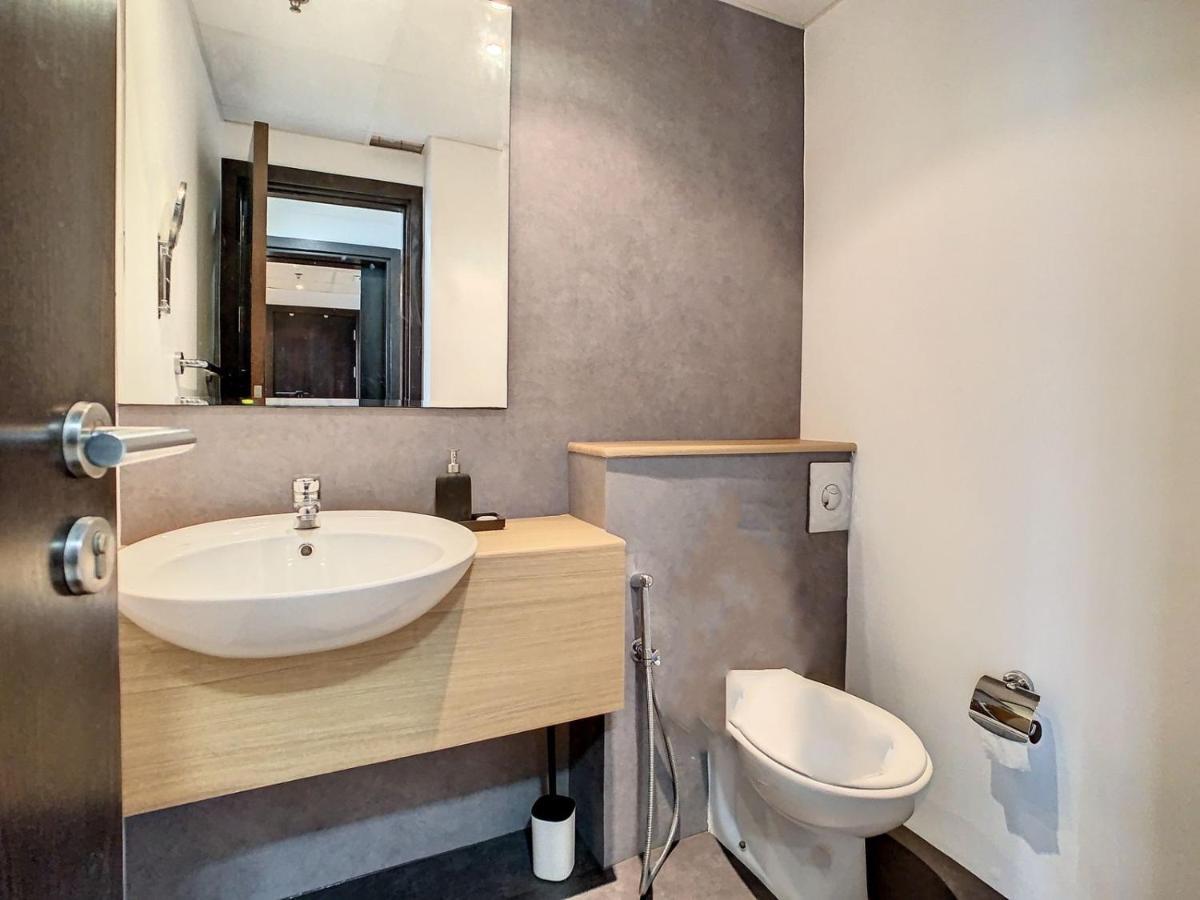 Key View - Marina Quays West Tower *