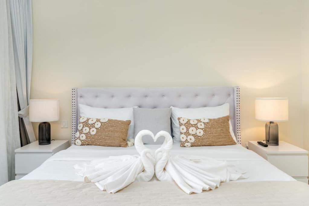 - 3 Bdr With Private Pool - Emaar Golf Links Dubái