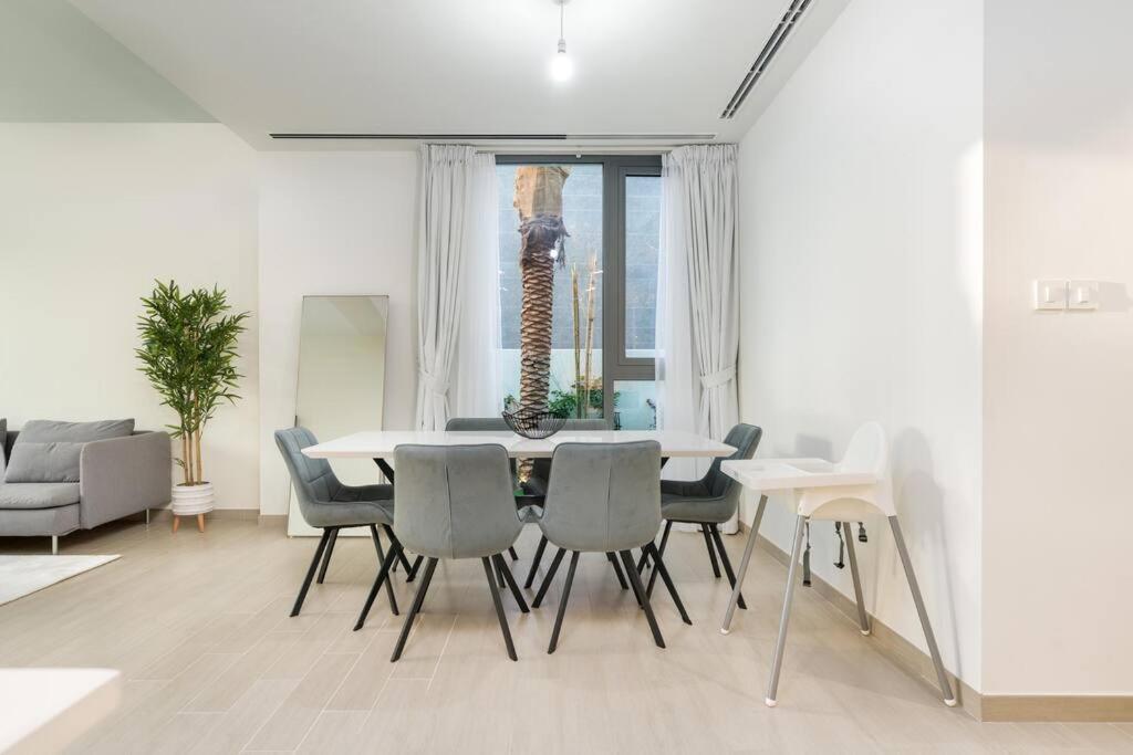 - 3 Bdr With Private Pool - Emaar Golf Links * Dubái