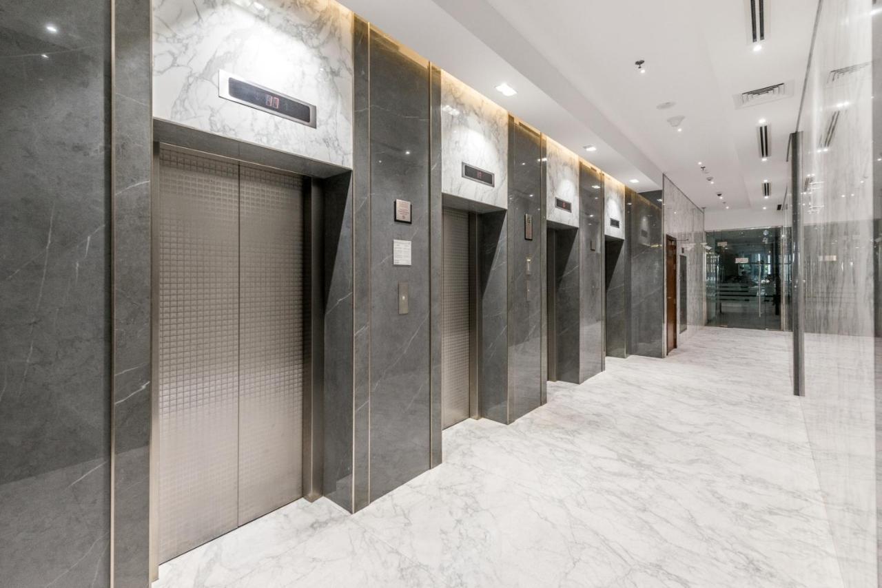 Apartment Dunya Tower - Downtown Luxury - 5 Min Walk To Mall!