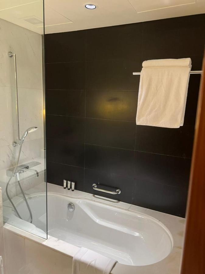 Address Mall Fashion Avenue 1 Bedroom 34 Floor * Dubái