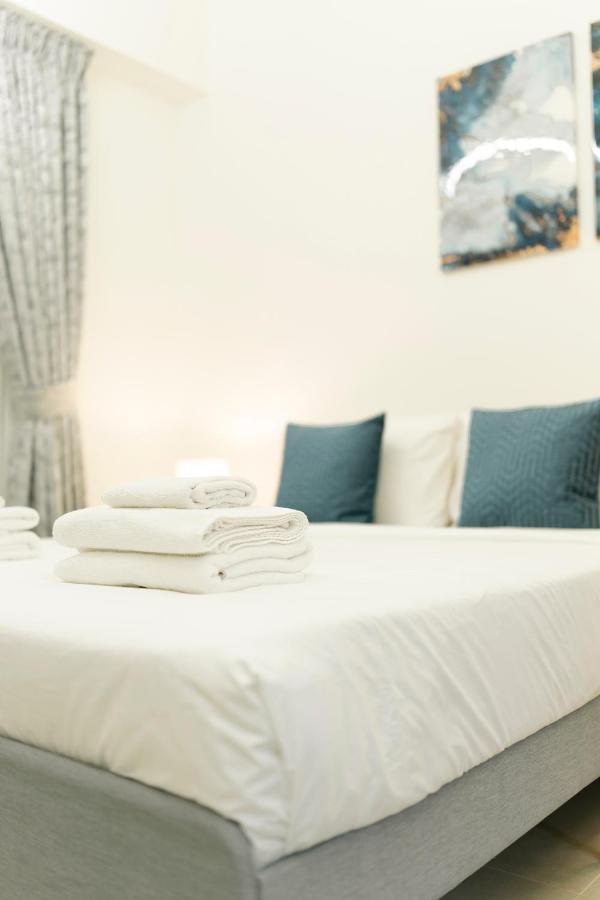 Newly Furnished Apt- Easy Access To Metro