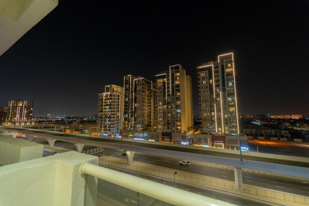 Newly Furnished Apt- Easy Access To Metro Apartment *