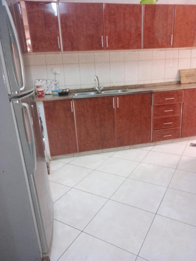 Hostal Abree Building New