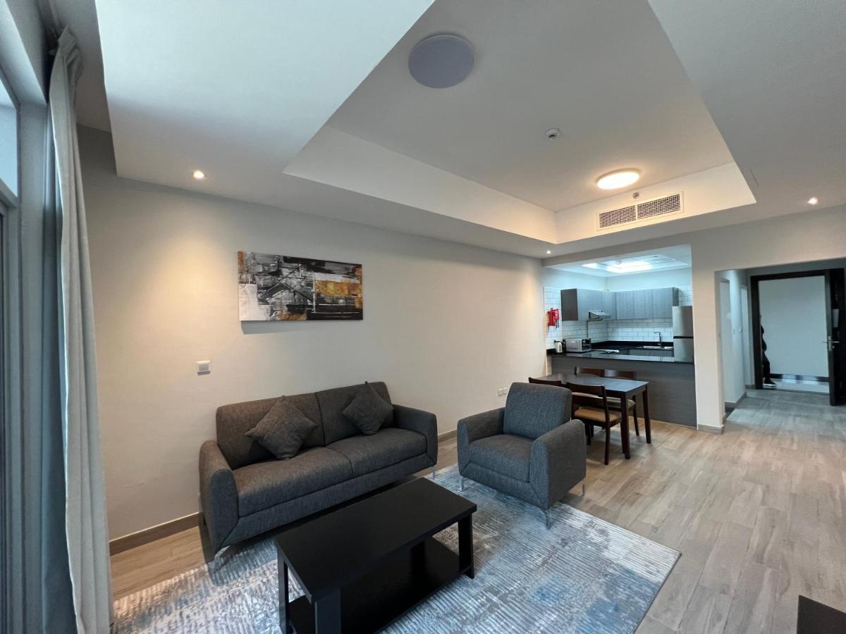Penrose Place Jvc Apartament *