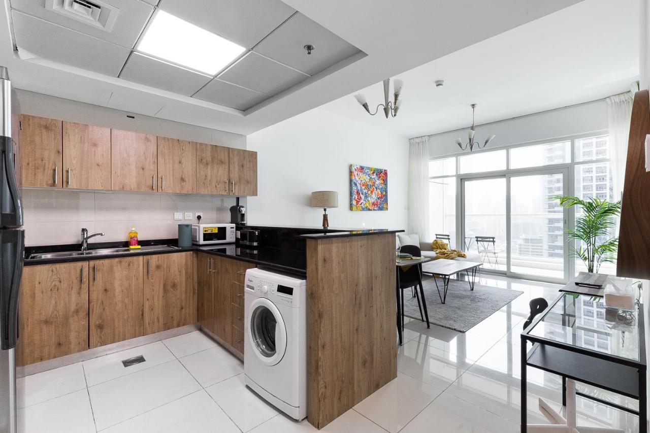 Lovely Unit With Marina View Dubái