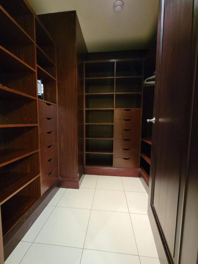 Burj Area - 5min Walk - Luxury 2 Bedroom
