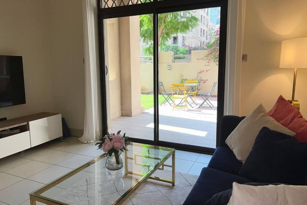 Apartament 2 Bedroom Old Town Garden - The 108 Residences Dubai