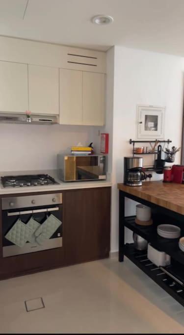 Apartemen New Luxury Modern Canal View. Dubai
