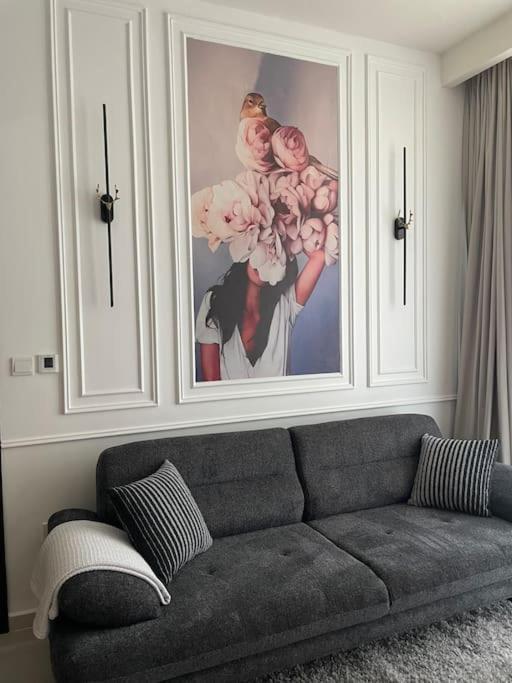 New Luxury Modern Canal View. Apartemen