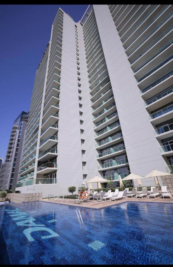 New Luxury Modern Canal View. * Dubai