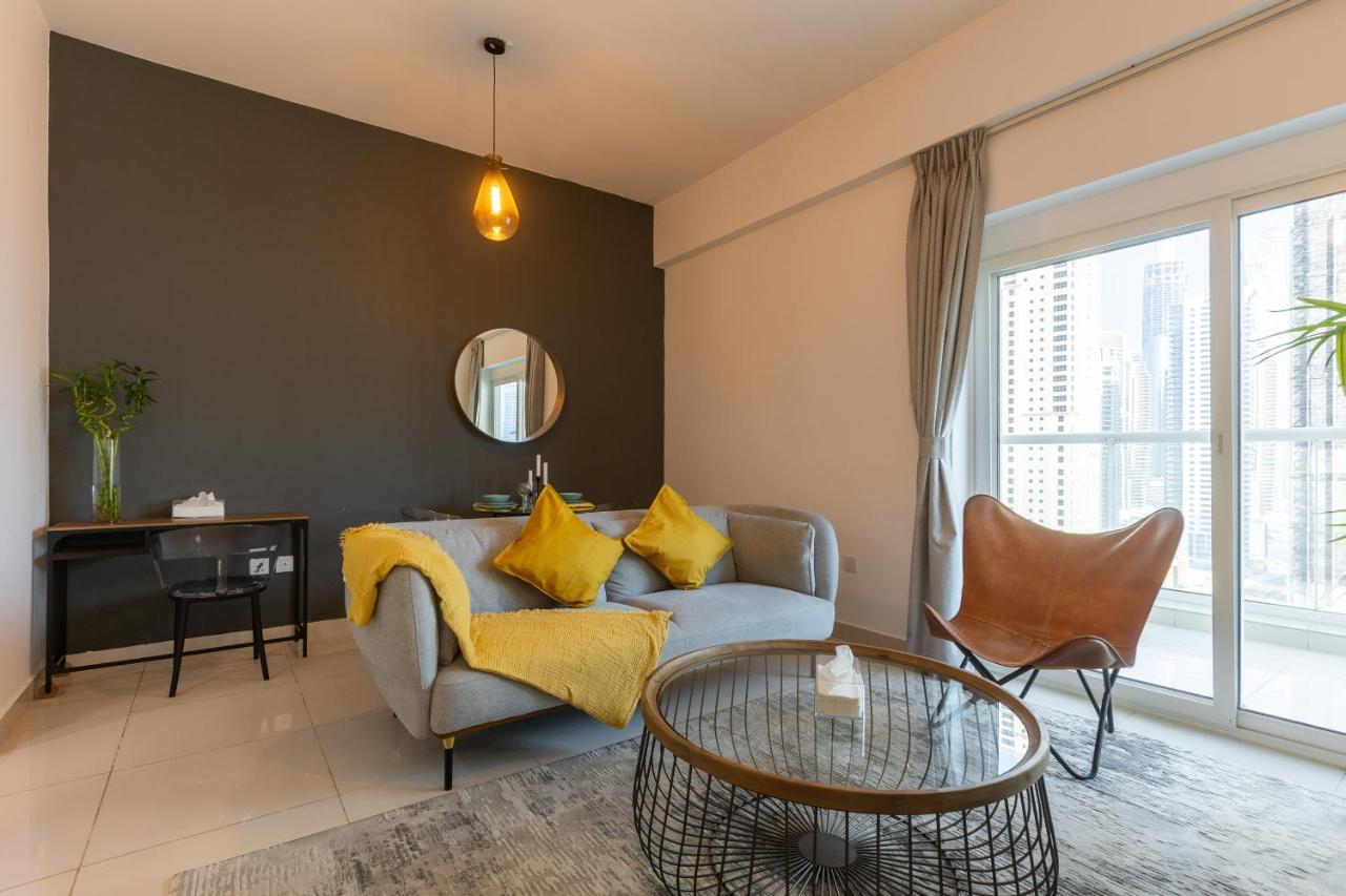 Ferienhaus Spacious 1br With Full Marina View