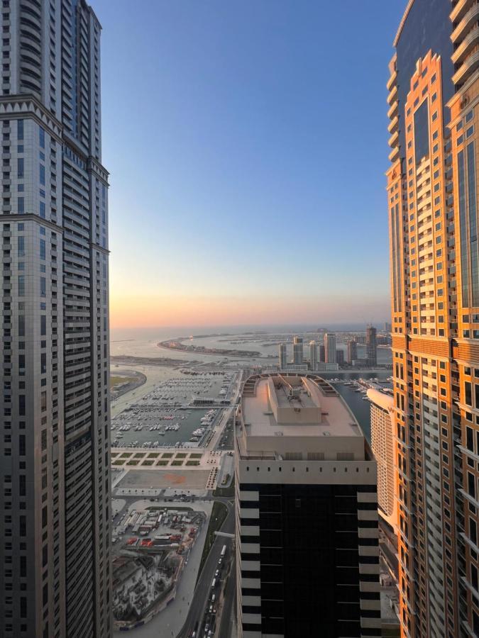Appartamento Two Continents Holiday Homes - Arabian Nights With Sea Views - Free Airport Pick-up Over 5 Nights Dubai
